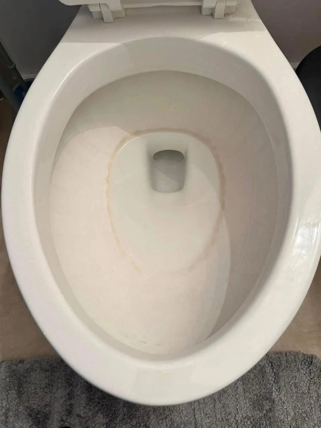 Sådan fjerner du pletter fra hårdt vand i toiletkummen – Ingen brug for kradse kemikalier